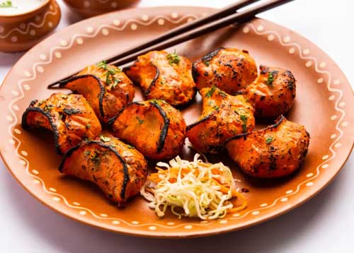 Tandoori Chicken Momos & Fries