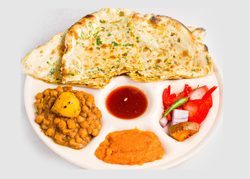 Amritsari Kulcha With Channa